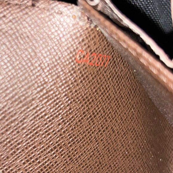 Louis Vuitton Damier Ebene Sarah Wallet CA2077 - Picture 6 of 12